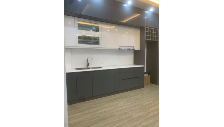 Bán nhà gara Ôtô  phố Thái Hà-Đống Đa, DTXD35m2, nhỉnh 6 tỷ. 0338080356